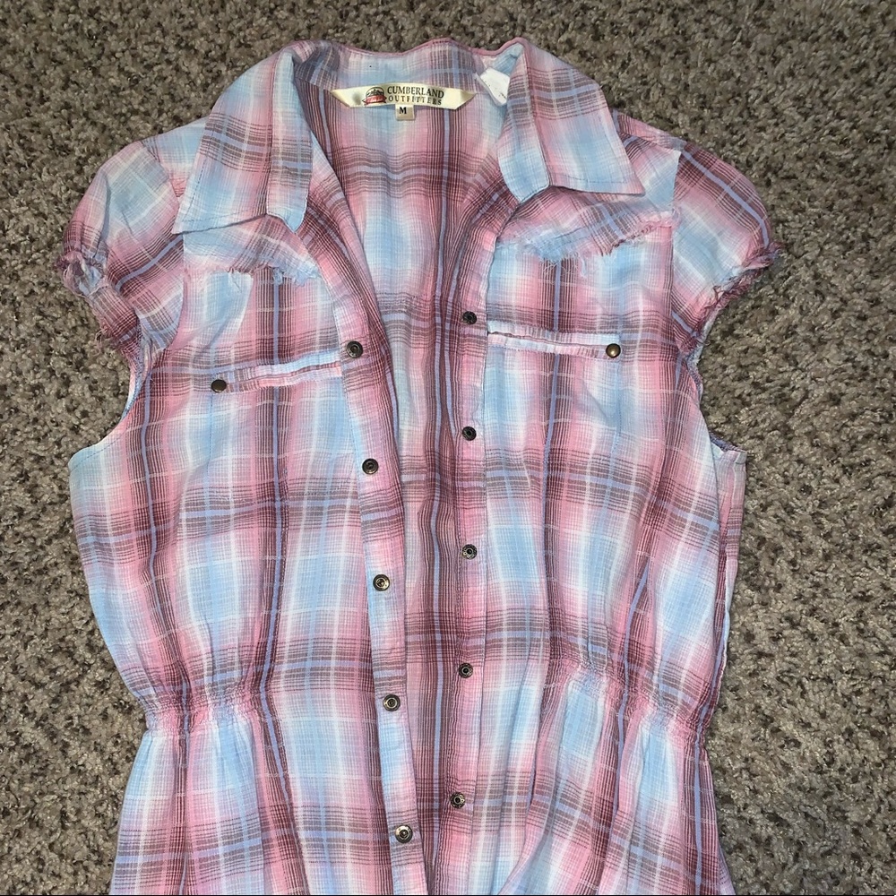 Sleeveless shirt